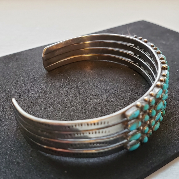 Vintage Zuni Native American Needlepoint Turquoise and Silver Cuff Bracelet - Picture 4 of 12